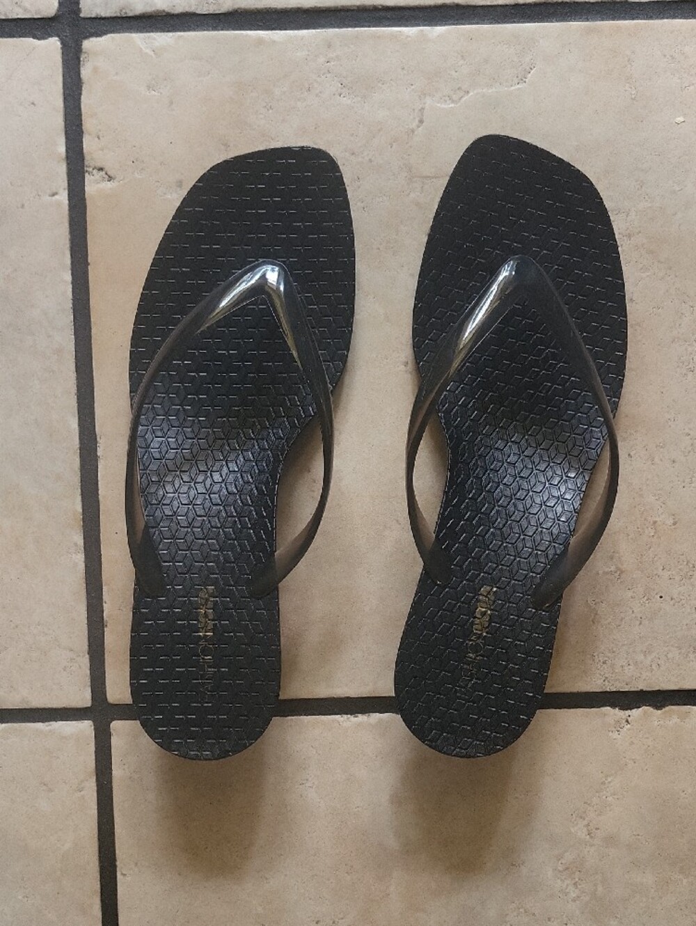 Fashion Nova Black Jelly Thong Kitten-Heel Sandals - Picture 4 of 6